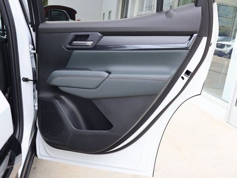 New 2026 GMC Terrain AT4 w/ Technology Package II image 30