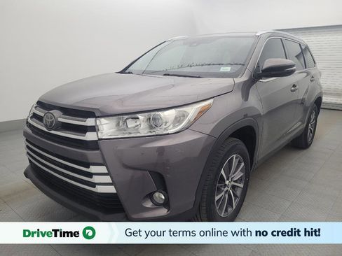 Used 2019 Toyota Highlander XLE FWD image 1