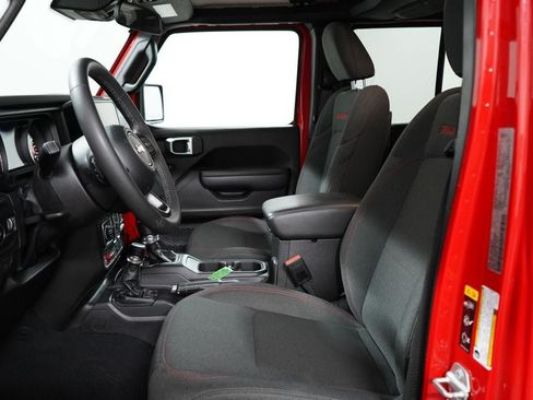 Used 2025 Jeep Wrangler Unlimited Rubicon AWD/4WD image 15