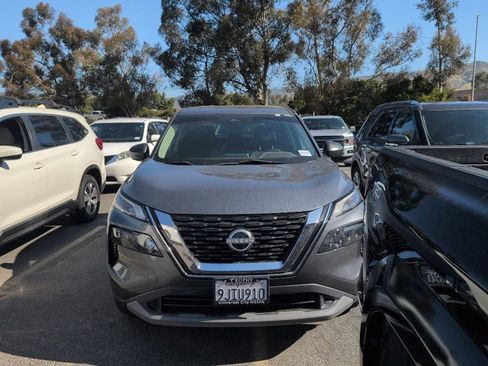 Used 2023 Nissan Rogue S AWD/4WD image 2