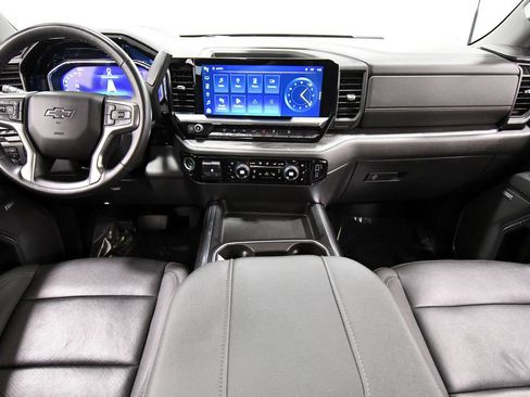 Used 2024 Chevrolet Silverado 2500 LTZ w/ LTZ Plus Package AWD/4WD image 3
