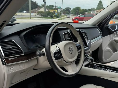 Used 2016 Volvo XC90 T6 Momentum w/ Momentum Plus Package AWD/4WD image 24