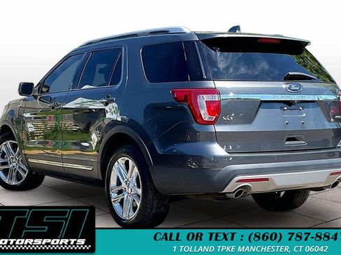 Used 2017 Ford Explorer XLT w/ Equipment Group 202A AWD/4WD image 12