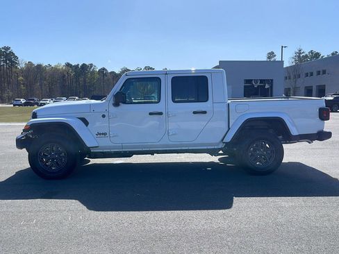 New 2026 Jeep Gladiator Sport AWD/4WD image 4