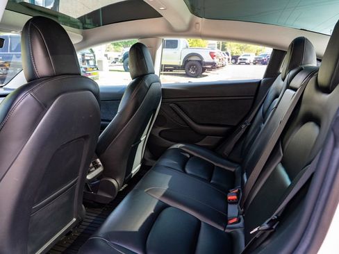Used 2022 Tesla Model 3 Long Range AWD/4WD image 19