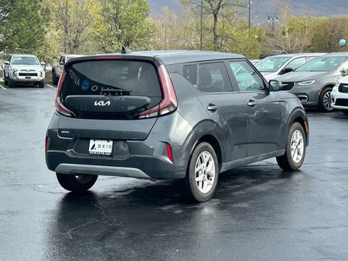 Used 2023 Kia Soul LX w/ Option Group 015 FWD image 4