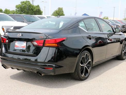 Used 2024 Nissan Altima 2.5 SR FWD image 5