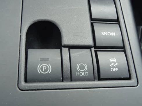 Used 2023 Toyota Highlander XLE FWD image 37