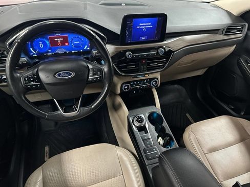 Used 2020 Ford Escape Titanium AWD/4WD image 13