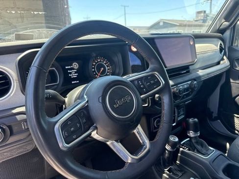 Used 2024 Jeep Wrangler Unlimited Sahara AWD/4WD image 10