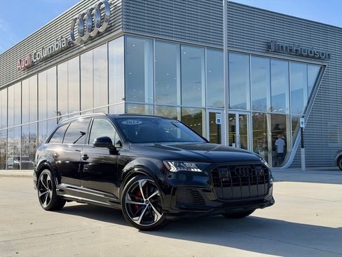 Used 2024 Audi SQ7 Premium Plus w/ S Sport Package image 2