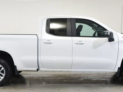 Used 2023 Chevrolet Silverado 1500 LT AWD/4WD image 9