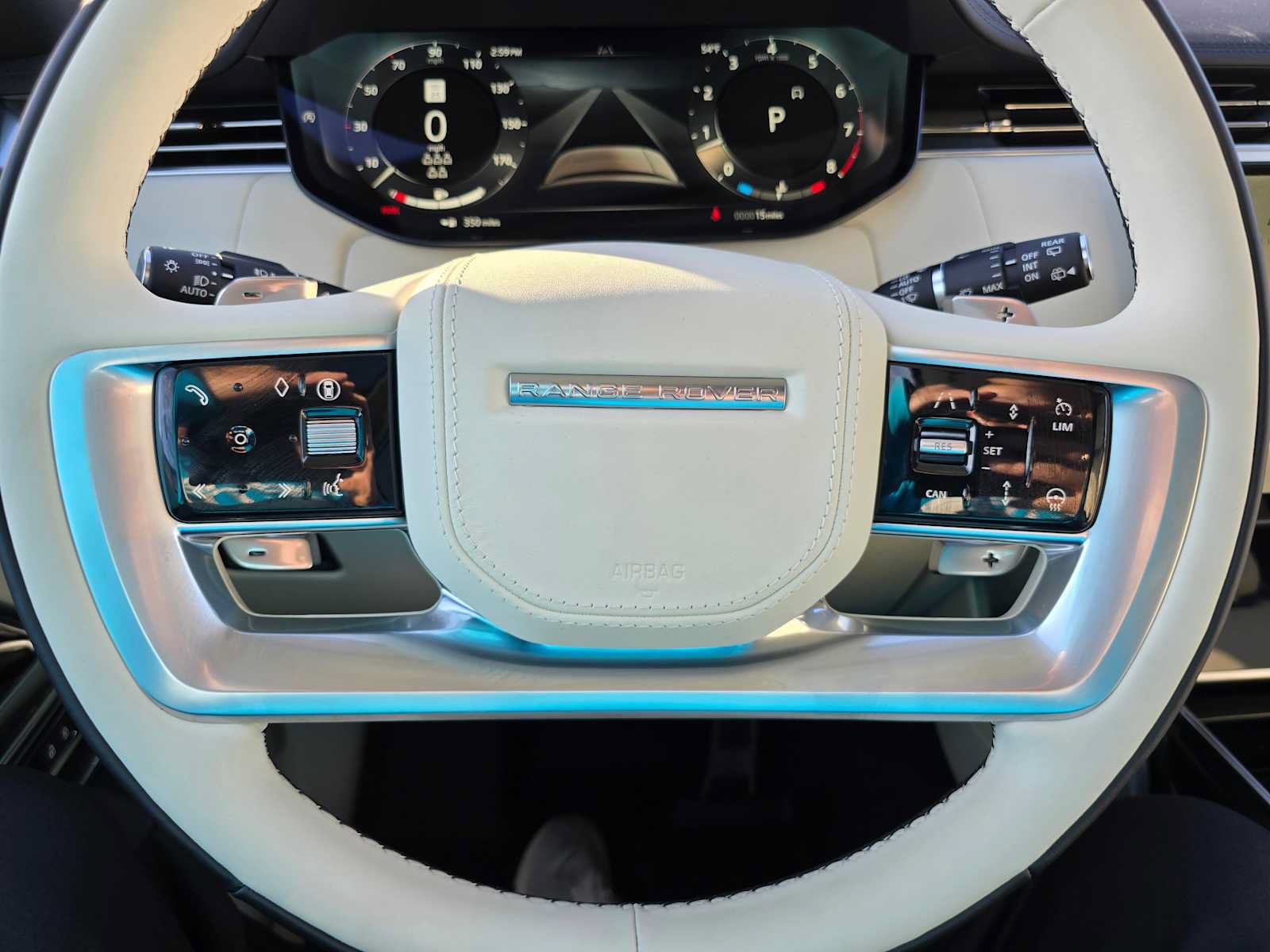 New 2025 Land Rover Range Rover Long Wheelbase SE AWD/4WD image 24