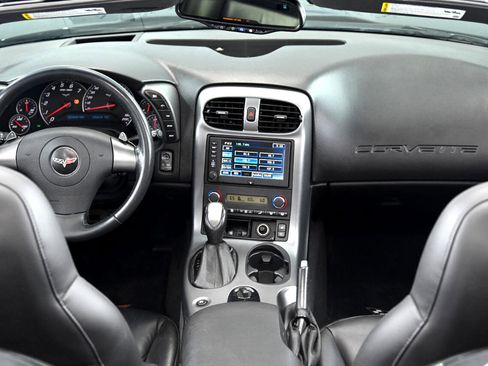 Used 2006 Chevrolet Corvette Convertible w/ Preferred Equipment Group image 26