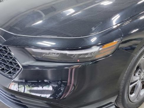 Certified 2023 Honda Accord EX image 9