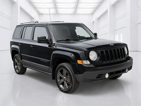 Used 2015 Jeep Patriot High Altitude AWD/4WD image 2