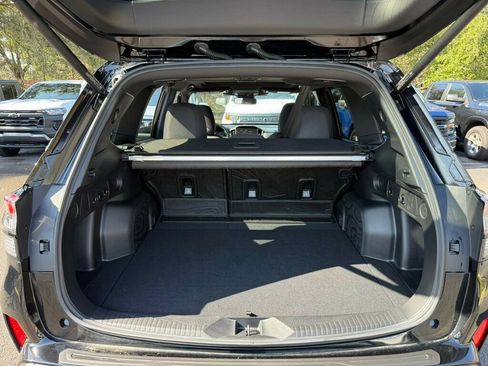 Used 2025 Subaru Forester Premium image 9