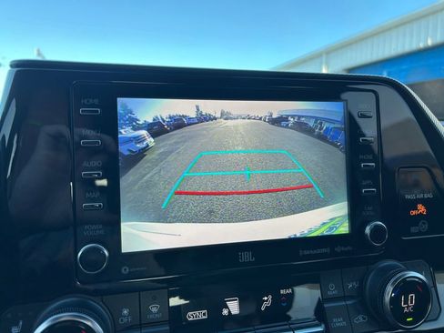 Used 2022 Toyota Highlander XSE AWD/4WD image 33