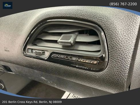 Used 2015 Dodge Challenger SXT RWD image 25