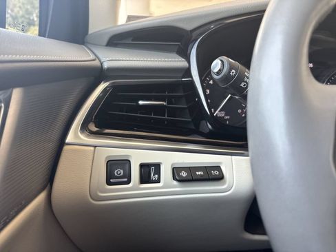 Certified 2024 Cadillac XT6 Premium Luxury w/ Technology Package FWD image 18