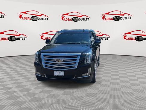 Used 2016 Cadillac Escalade Platinum AWD/4WD image 4