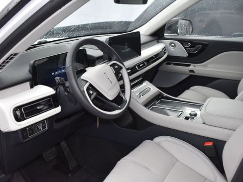 New 2026 Lincoln Aviator Reserve w/ Luxury Package image 5