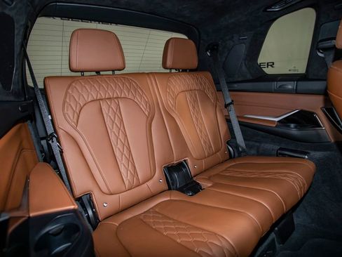 Used 2025 BMW X7 M60i image 20