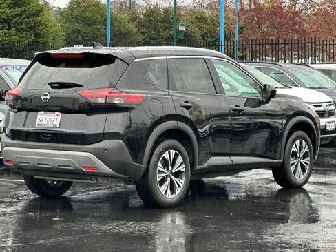 Used 2023 Nissan Rogue SV w/ SV Premium B Package image 3