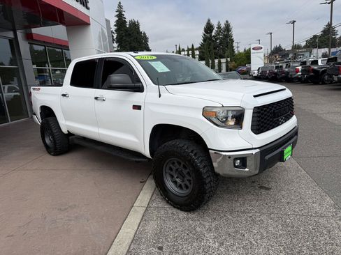 Used 2018 Toyota Tundra Limited w/ Limited Premium Package AWD/4WD image 7