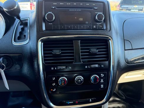 Used 2014 RAM C/V Tradesman image 31