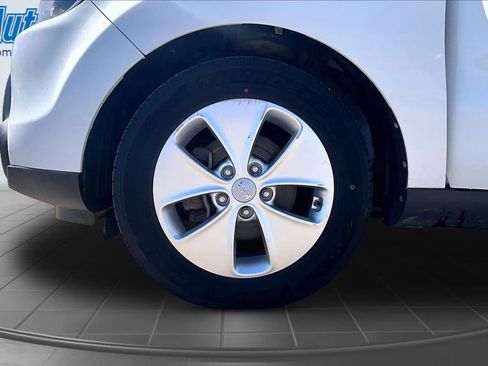 Used 2016 Kia Soul FWD image 39