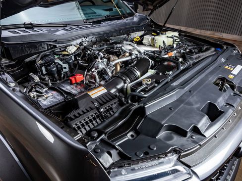 Used 2026 Ford F450 Platinum w/ FX4 Off-Road Package image 40