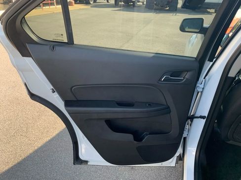 Used 2015 Chevrolet Equinox LT image 22