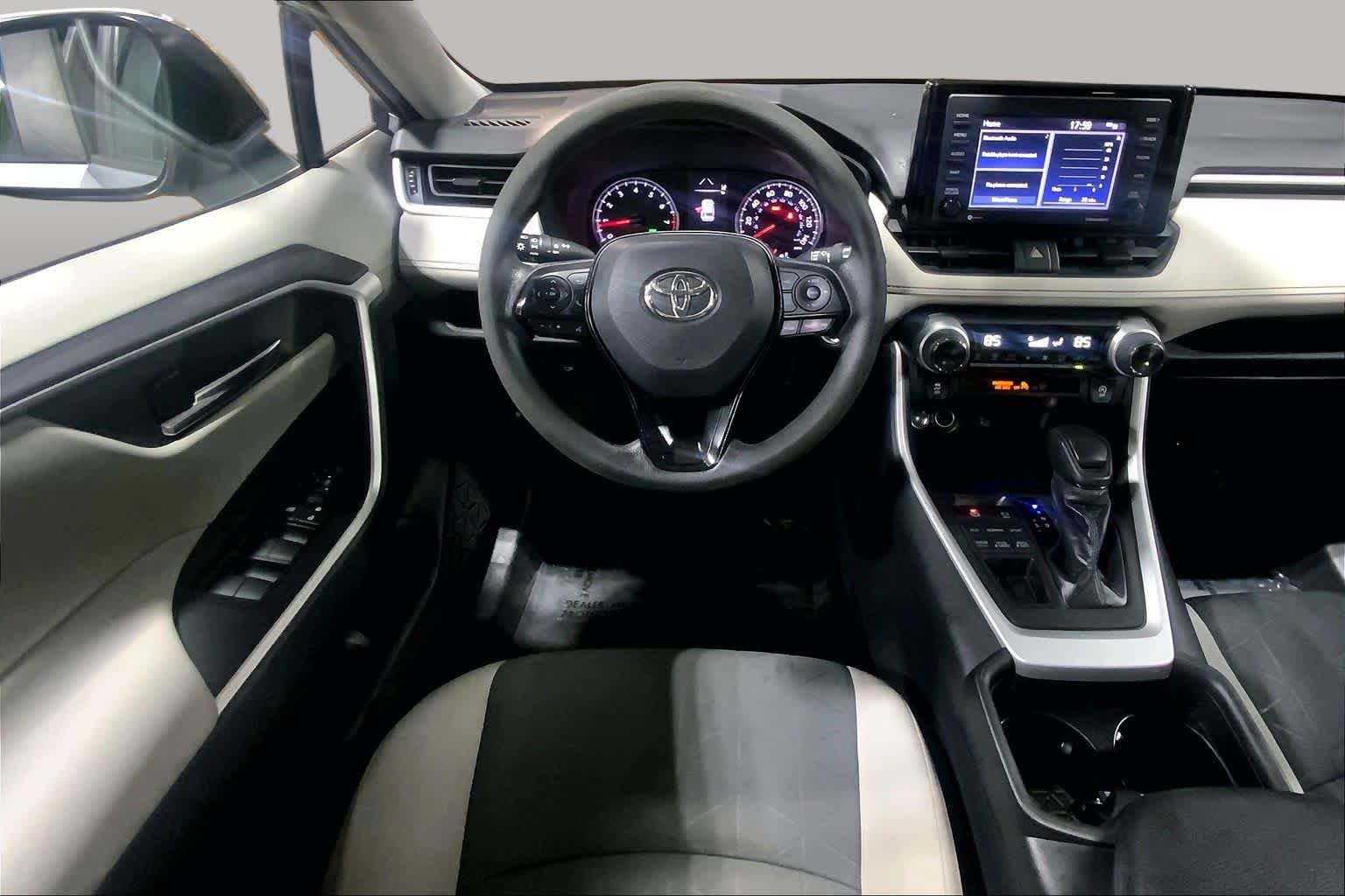 Used 2020 Toyota RAV4 XLE w/ Convenience Package AWD/4WD image 6