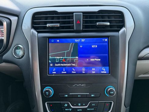 Used 2020 Ford Fusion SE image 20