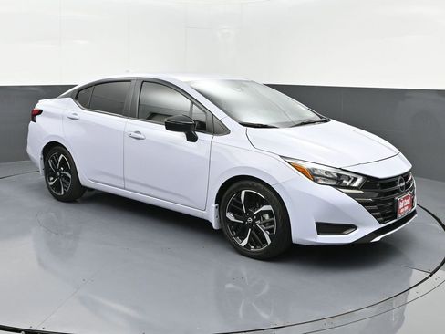 Used 2023 Nissan Versa SR w/ Trunk Package image 2