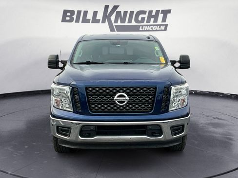 Used 2019 Nissan Titan SV w/ SV Convenience Package AWD/4WD image 8