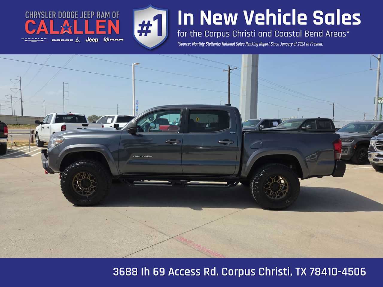 Used 2023 Toyota Tacoma SR5 AWD/4WD image 11