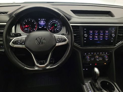 Used 2021 Volkswagen Atlas Cross Sport SE w/ Panoramic Sunroof Package FWD image 22