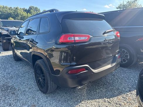 Used 2015 Jeep Cherokee Limited w/ Technology Group FWD image 4