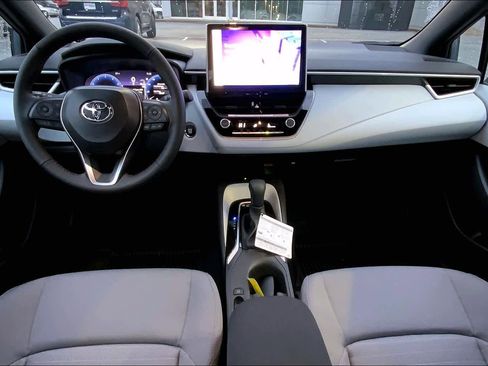 Used 2026 Toyota Corolla SE w/ SE Package image 28