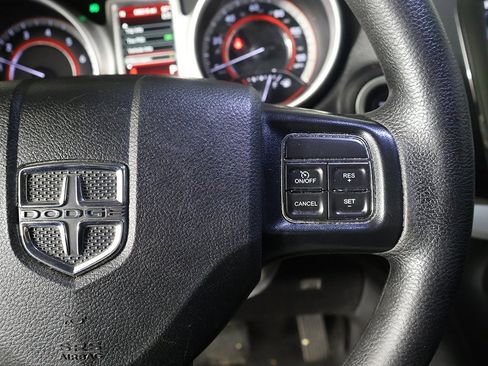 Used 2019 Dodge Journey SE image 36