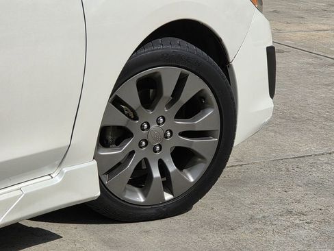 Used 2013 Subaru Impreza 2.0i Sport Premium image 11