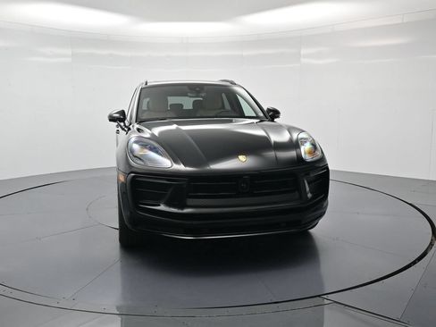 Used 2026 Porsche Macan AWD/4WD image 33