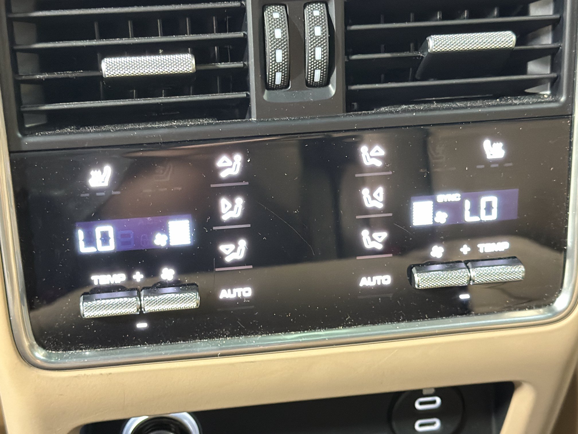 Certified 2023 Porsche Cayenne Platinum Edition AWD/4WD image 20