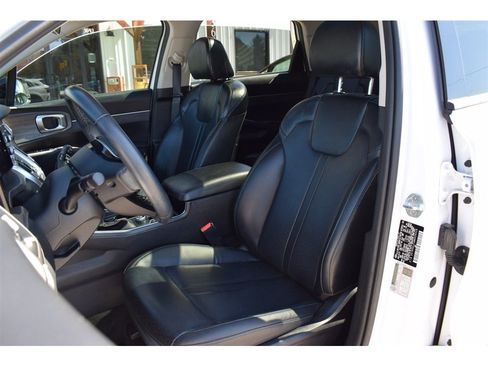 Used 2021 Kia Sorento EX w/ Panoramic Sunroof Package FWD image 11