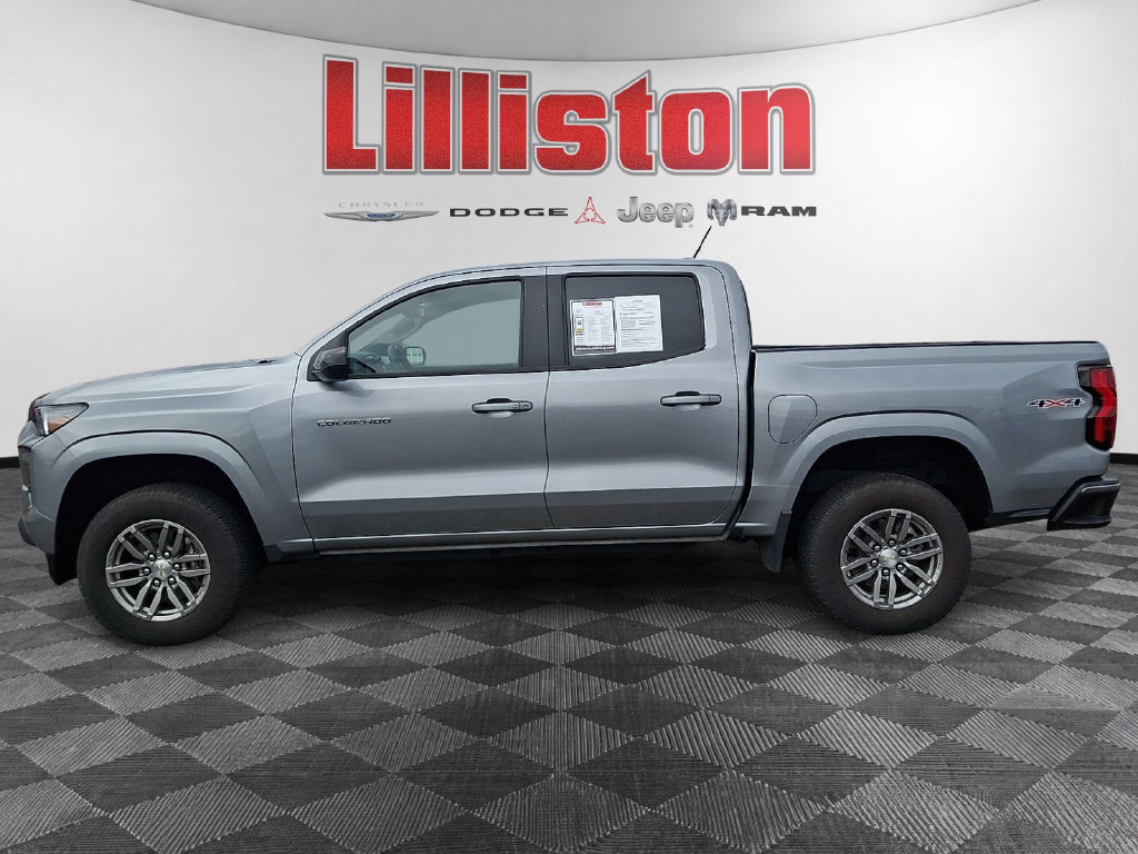 Used 2023 Chevrolet Colorado LT w/ LT Convenience Package II AWD/4WD image 7