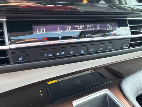 Used 2021 Toyota Sienna XLE w/ XLE Plus Package AWD/4WD image 27