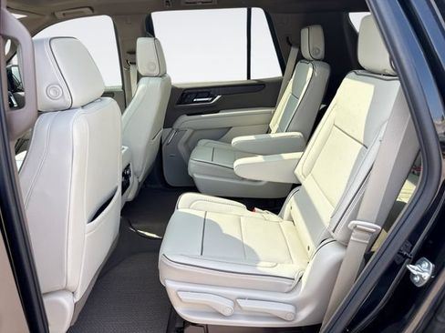 Used 2025 GMC Yukon Denali w/ Sun & Power Step Package AWD/4WD image 23