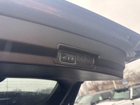 Used 2021 Ford Explorer XLT w/ Equipment Group 202A image 16